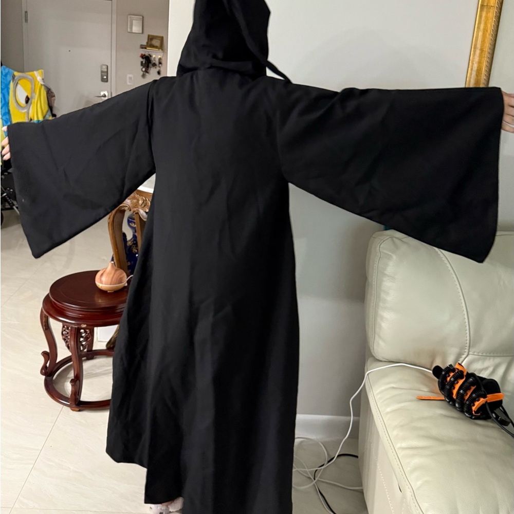 Harry Potter Gryffindor Robe with Hood Black Hooded Cloak with Emblem